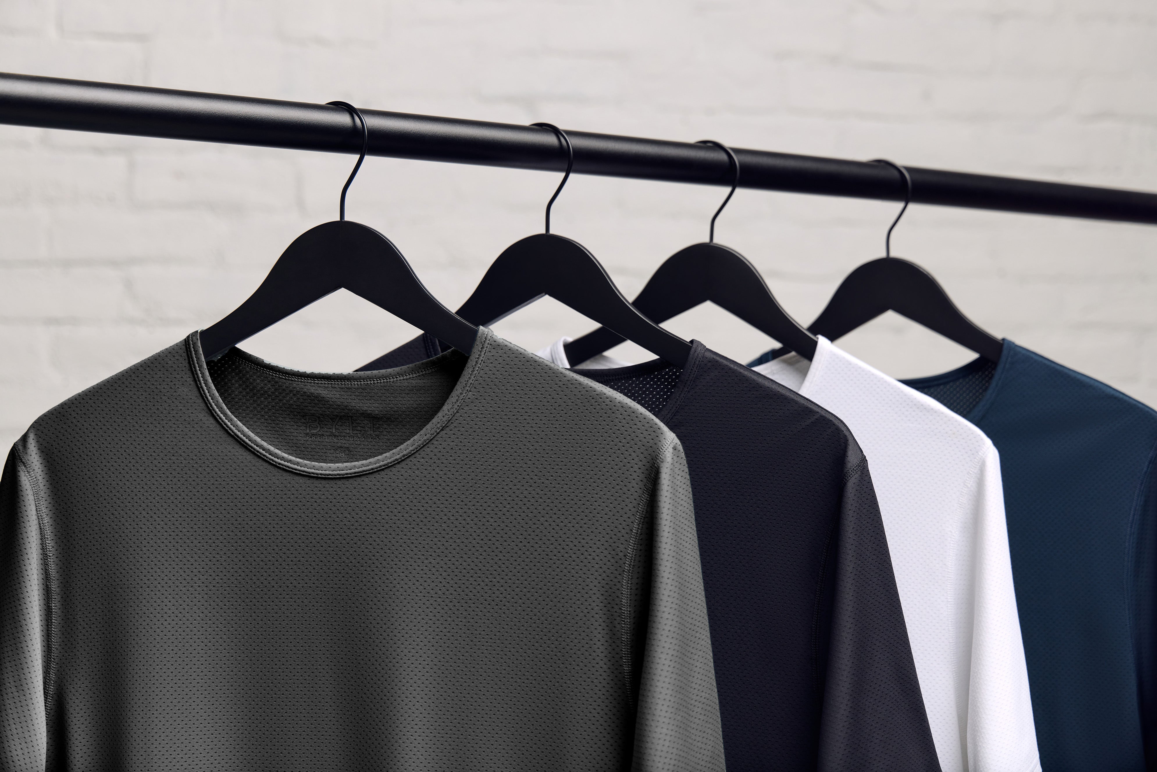 Performance+ 2.0 styles hanging flat